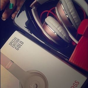 Beats solo3 wireless brand new in box